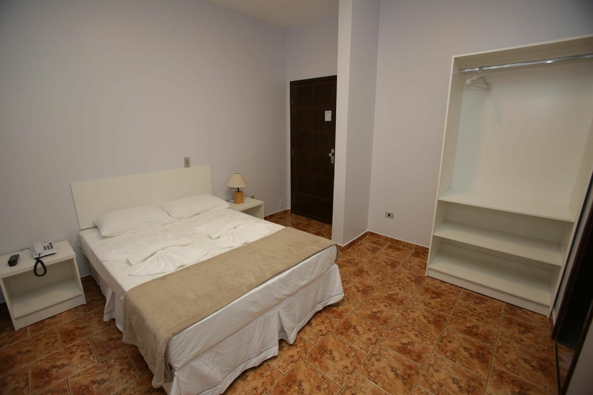 Iguassu Flats Hotel ฟอสดูอีกวาซู ภายนอก รูปภาพ